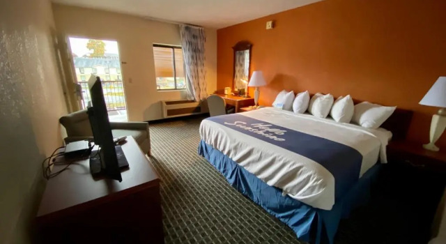 Номер Standard Days Inn by Wyndham Morehead