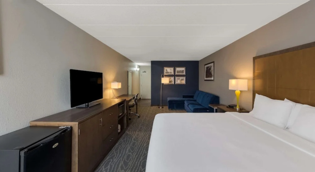 Двухместный люкс Comfort Inn & Suites Tipp City Dayton North I-75