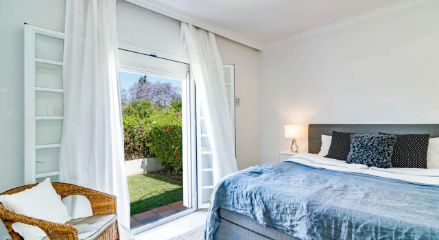 AP165 - Aloha Pueblo, Marbella by roomservices