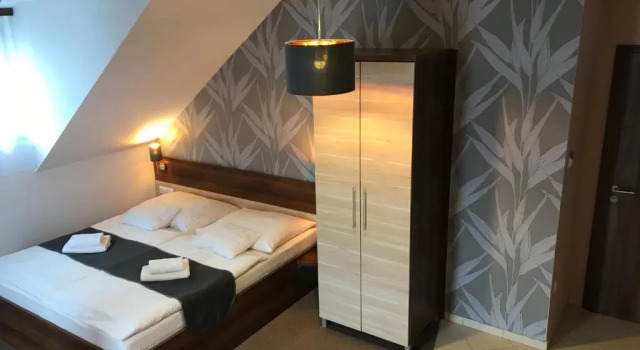 Relaxo Apartmanház, Book Hotel Hoteller i Northern Great Plain med parkering, Parkering