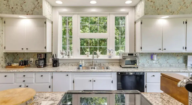 Коттедж Home on Sprawling Estate, 6 Mi to Dtwn Spartanburg