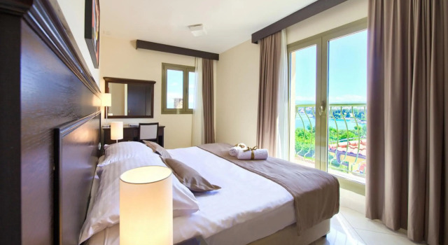 Blue Waves Resort