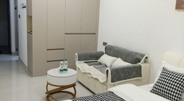 Люкс Business Yuni Chujian Homestay (Luowen Avenue)