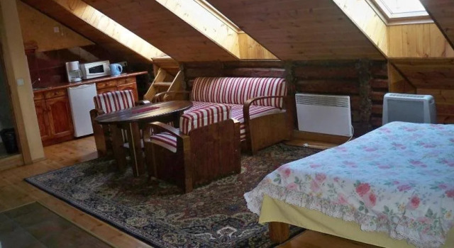 Alzana, Prenota Hotel Naujamiestis 