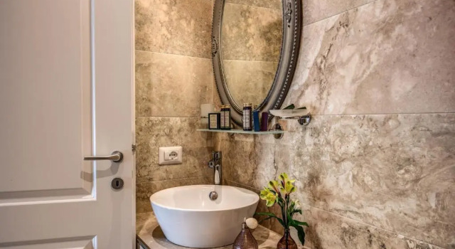 Двухместный номер Deluxe Tree Charme Parliament Boutique Hotel