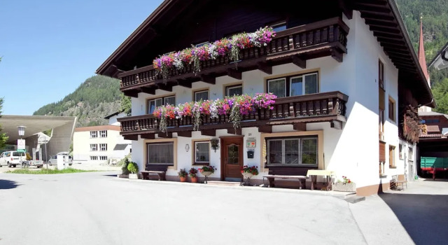 Апартаменты Apartment in Langenfeld With Mountain Views