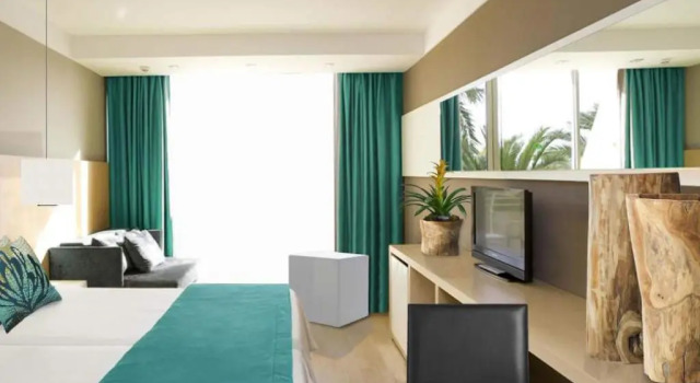 Полулюкс Hotel Royal Oasis