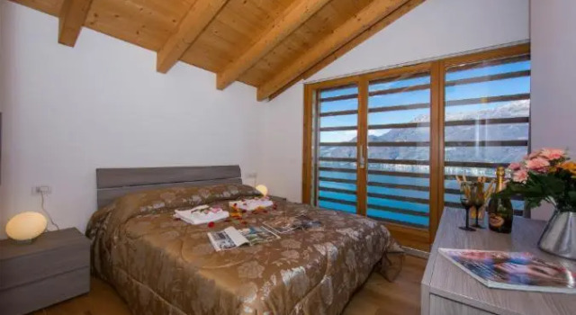 Apartment with breathtaking view A1, Book Apartment Hotels in Como with a Pool, Swimming Pool