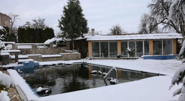 Коттедж с 5 комнатами Holiday House Kubrat