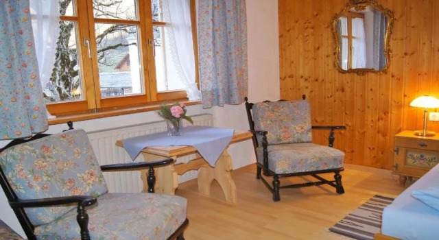 Haus Bergfriede, Забронировать Отель Бранд Brandnertal, рядом с Канатная дорога Гульмабан