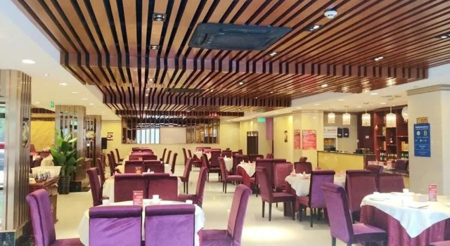 Wen Tao, Rezerwuj Hotel Fengtai 