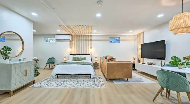 Cozy Brandon Guest Studio w/ Pool & Hot Tub!, Prenota Affittacamere Hotel a Brandon con parcheggio, Parcheggio