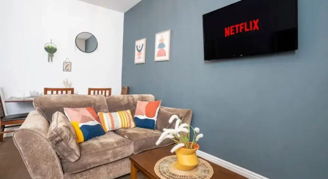 Апартаменты Spacious 3 Bed Flat-free Parking