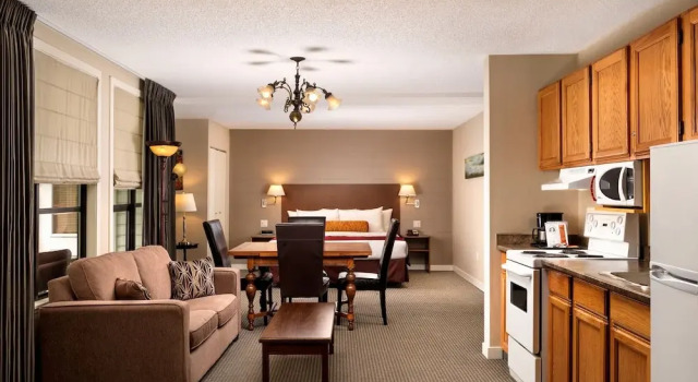 Номер Standard с балконом Huntingdon Hotel and Suites