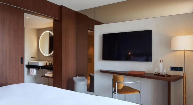 Двухместный номер Signature Superior с балконом и с видом на парк LEsquisse Hotel & Spa Colmar - MGallery Collection