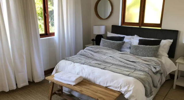 Studio@40: Stylish & modern 1 bedroom apartment.