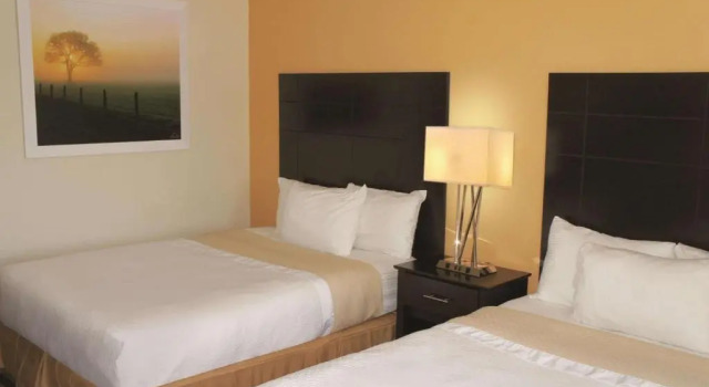 Четырёхместный номер Deluxe La Quinta Inn by Wyndham Lincoln, Nebraska