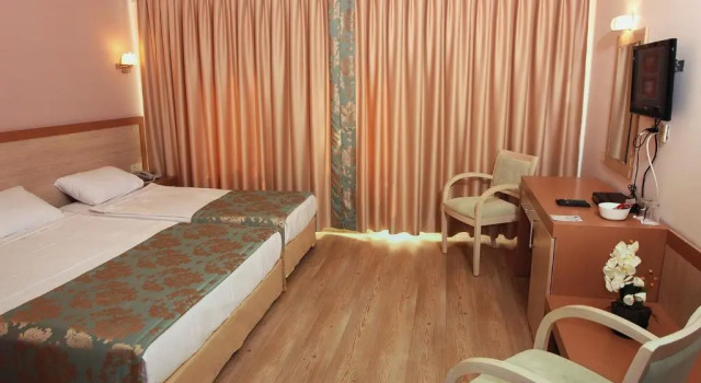 Трёхместный номер Standard Hotel Helen Park