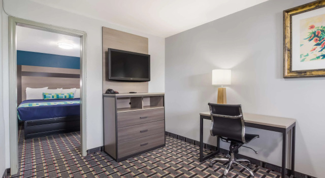 Двухместный люкс Knights Inn and Suites Salem