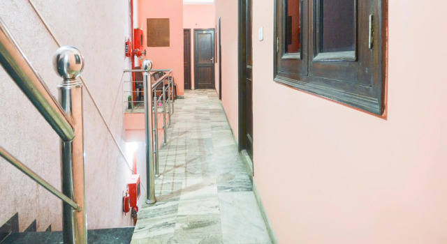 OYO 26787 Hotel Kulwants
