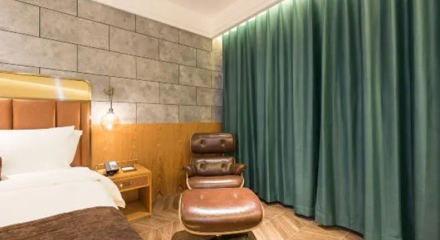 Трёхместный люкс Superior James Joyce Coffetel (Beijing Tongzhou Wanda Chest Hospital Canal Business  Branch)