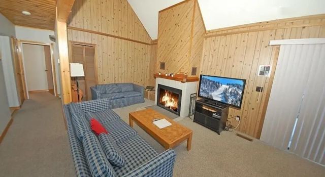 Номер Standard с 3 комнатами 1116 Golden Bear 3 Bedroom Cabin by RedAwning