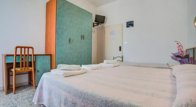 Трёхместный номер Standard с балконом Hotel Diamante COLAZIONE XL PARCHEGGIO GRATIS A 5 CHILOMETRI DA RIMINI FIERA