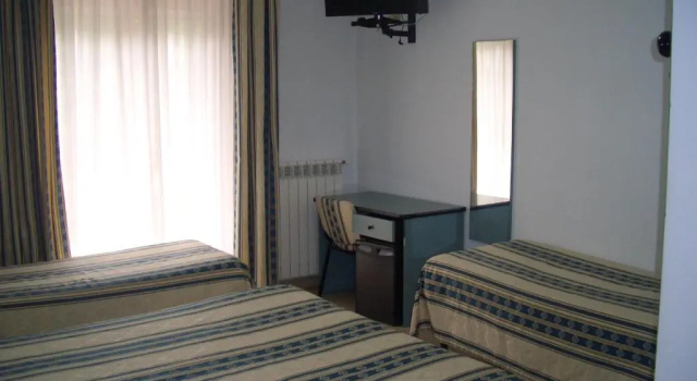 Четырёхместный номер Standard King Hotel