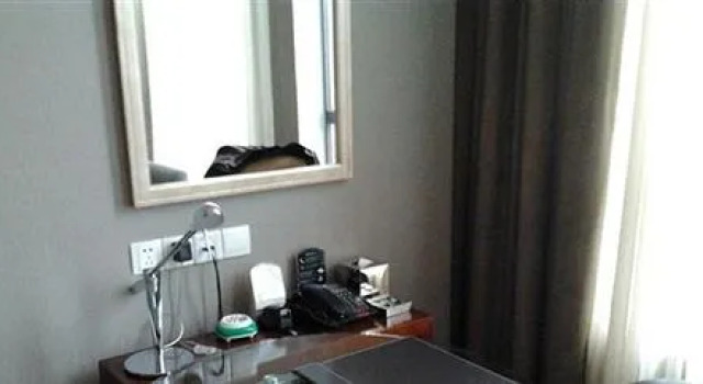 Langzhong Yuntianxi Century Hotel