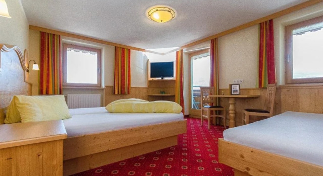 Alpengasthof Enzianhof, Rezerwuj Hotel Hotele w Tyrol z parkingiem, Parking