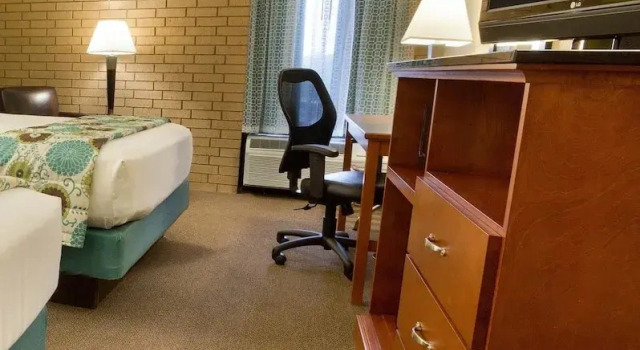 Четырёхместный номер Standard Heritage Inn Suites Houston/Sugar Land, Trademark by Wyndham