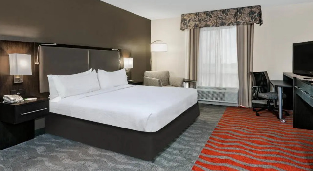 Люкс Holiday Inn & Suites College Station-Aggieland by IHG