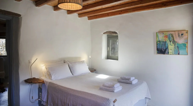 Under The Linden Tree Tinos, Book Guesthouse Xinara Greece