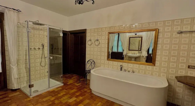 Семейное шале с балконом Chalet Miralago