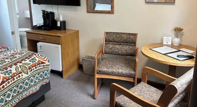 Двухместный номер Standard Цокольный этаж DownTown Inn