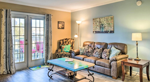 Апартаменты 5 Mi to Beach: Gulf Shores Condo w/ Perks!