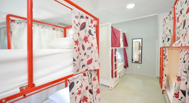 Кровать в общем номере Hostel Pupa
