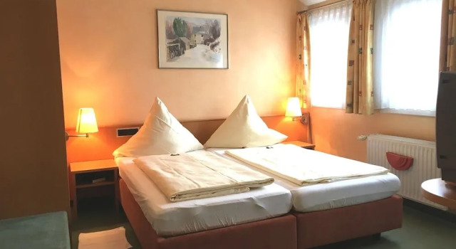 Hotel Restaurant Zum Felsenkeller, Забронировать Отель Зорен Хунсрюк