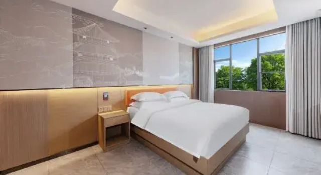 Люкс Business Yuelong Hotel (Foshan Lishui Branch)