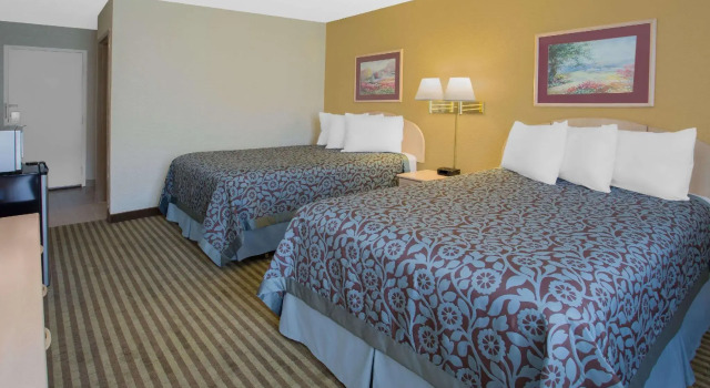 Четырёхместный номер Standard Days Inn - Princeton