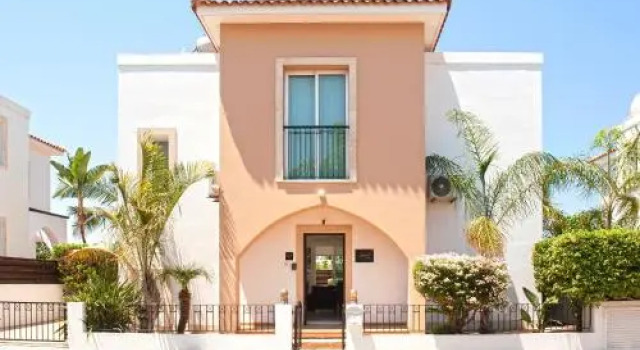 Villa Tulisa
