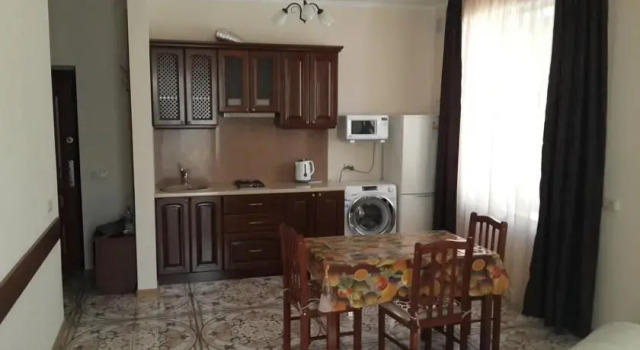 Gueshouse on Dekabristov 27