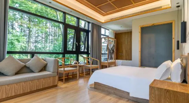 Люкс с балконом и с видом на восход Home stay at night
