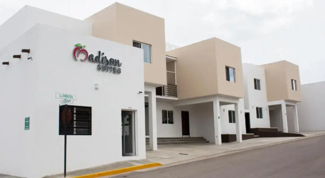 Madison Suites, Prenota Hotel Hotel a Chihuahua con piscina, Piscina