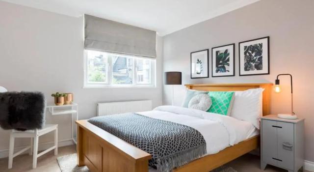 Amazing 4 Bed House wParking 2min walk to Station