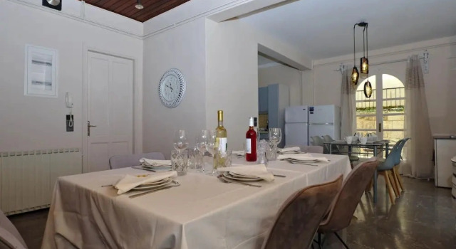 Коттедж Villa Litsa Large Private Pool Walk to Beach Sea Views A C Wifi