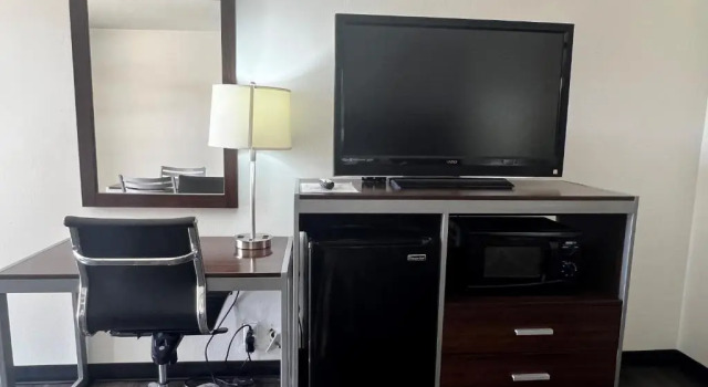 Номер Standard Super 8 by Wyndham Slidell