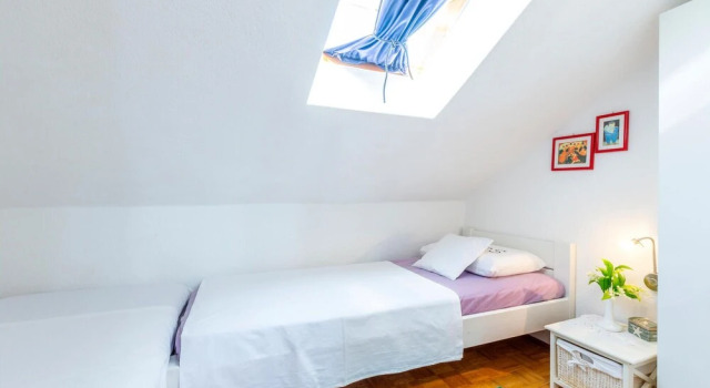 Amazing Home in Splitska With 3 Bedrooms, Wifi and Outdoor Swimming Pool, Prenota Hotel Hotel a Croatian Islands con piscina, Piscina