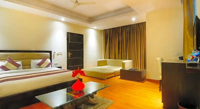 Люкс Hotel Opera Delhi Airport