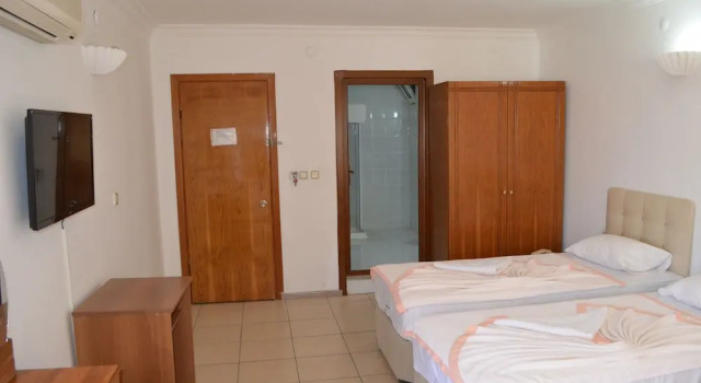 Четырёхместный номер Standard с балконом Prens Yildiz Hotel